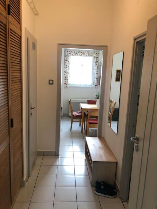 Awesome, 15 Mins To Center Home بودابست المظهر الخارجي الصورة